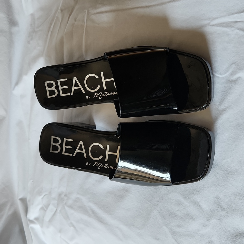 Beach By Matisse Patent Slip On Sandals - Picture 3 of 12